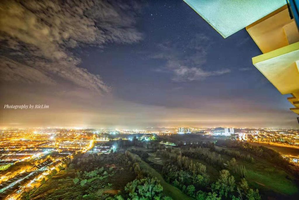 Arc Austin Hill Apartment Джохор Бахру Екстериор снимка