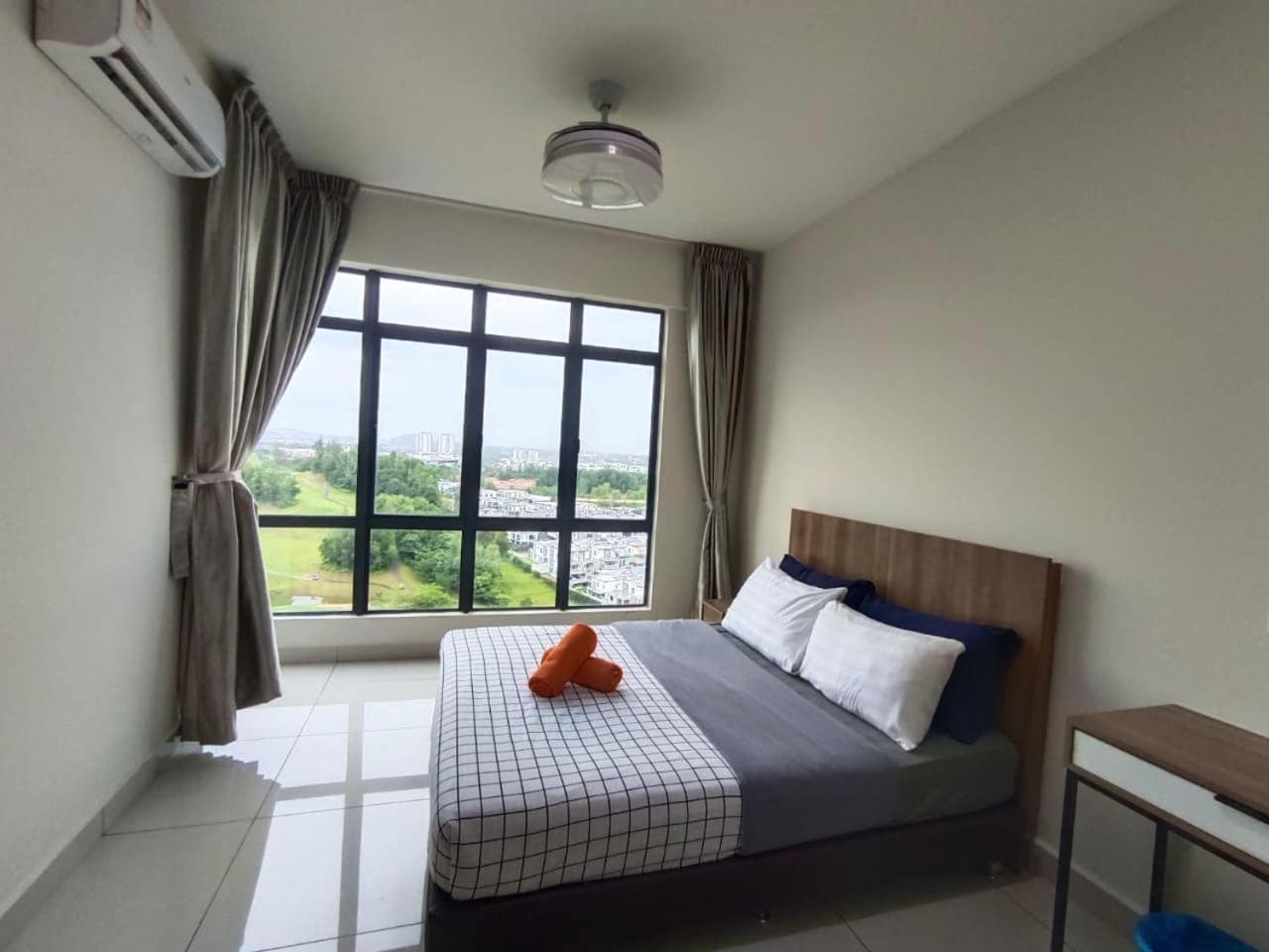 Arc Austin Hill Apartment Джохор Бахру Екстериор снимка